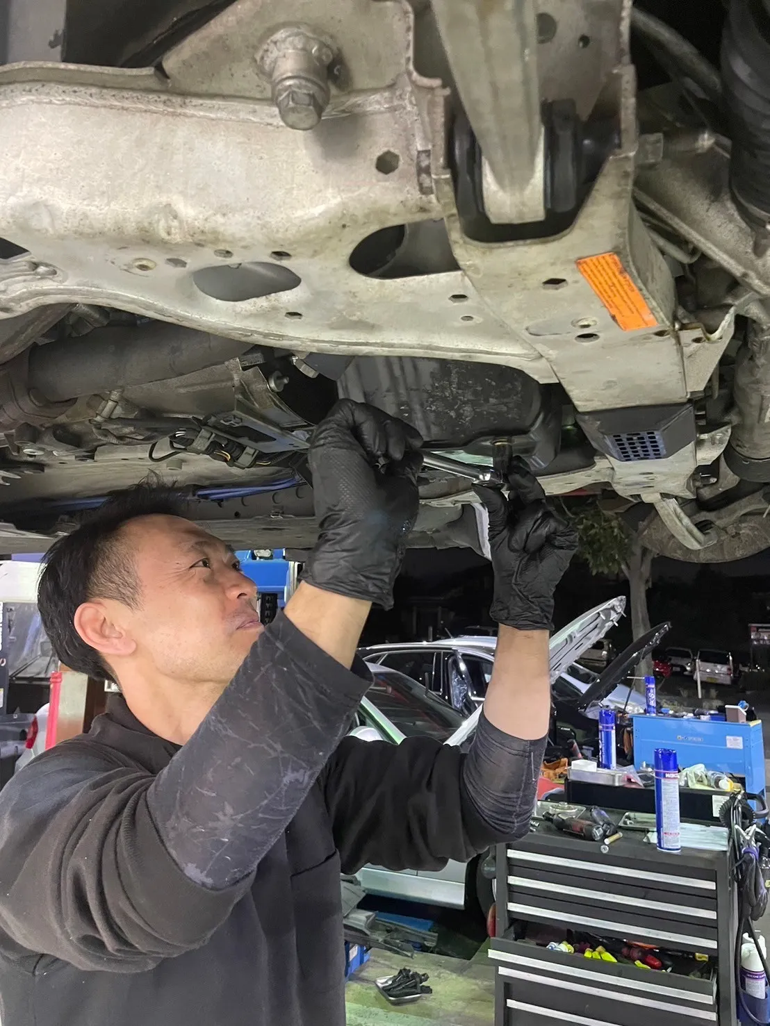 デポスト 整備中のメカニック